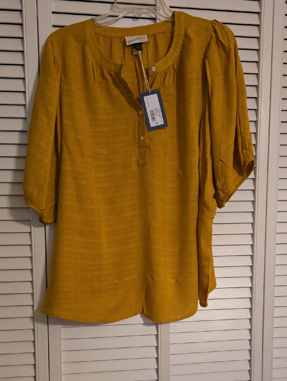 Universal Thread Mustard Yellow Short-Sleeve Henley Blouse